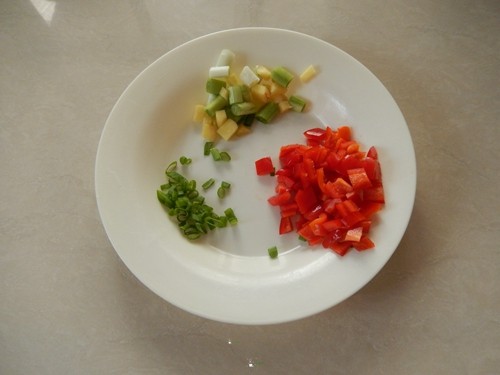 豌豆玉米炒虾仁步骤3