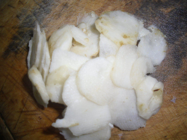 荸荠炒虾仁步骤3