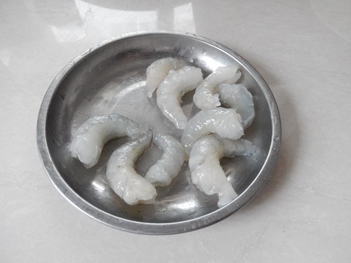 虾仁玉米炒饭步骤1