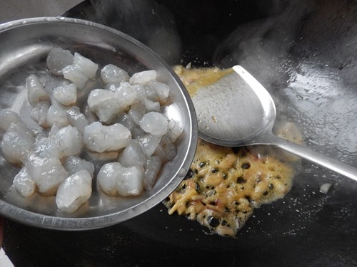 虾仁玉米炒饭步骤8