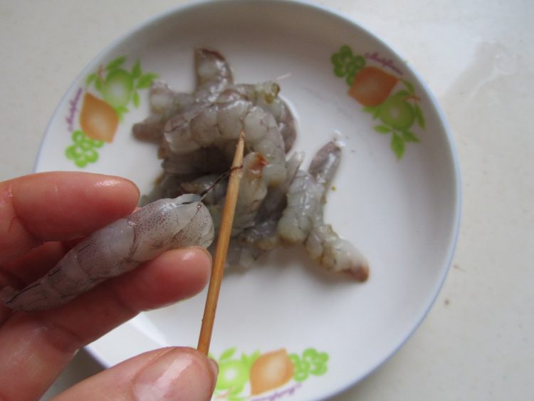 彩椒虾仁炒饭步骤1