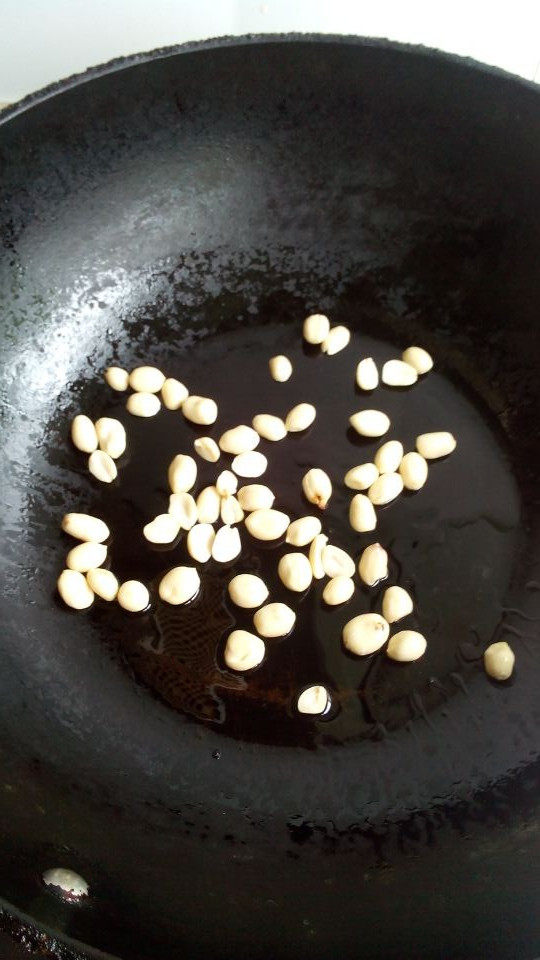 香辣花生虾仁步骤8