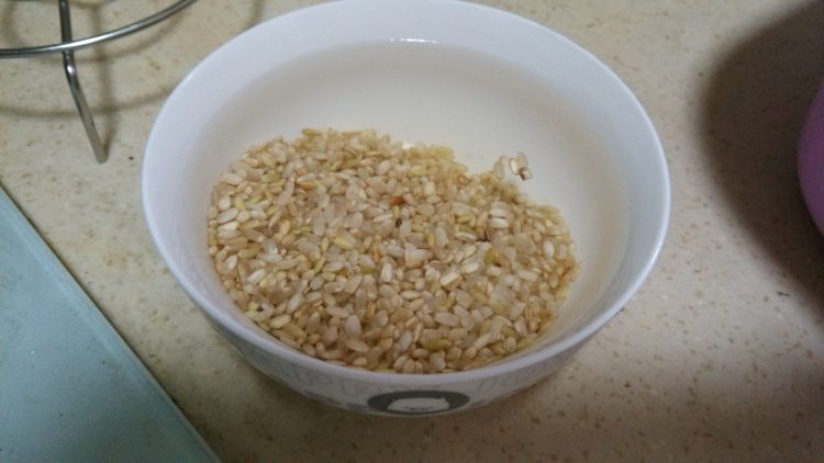菠萝二米饭步骤1