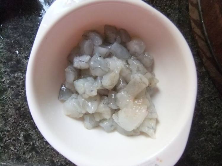虾仁炒肉沫步骤1