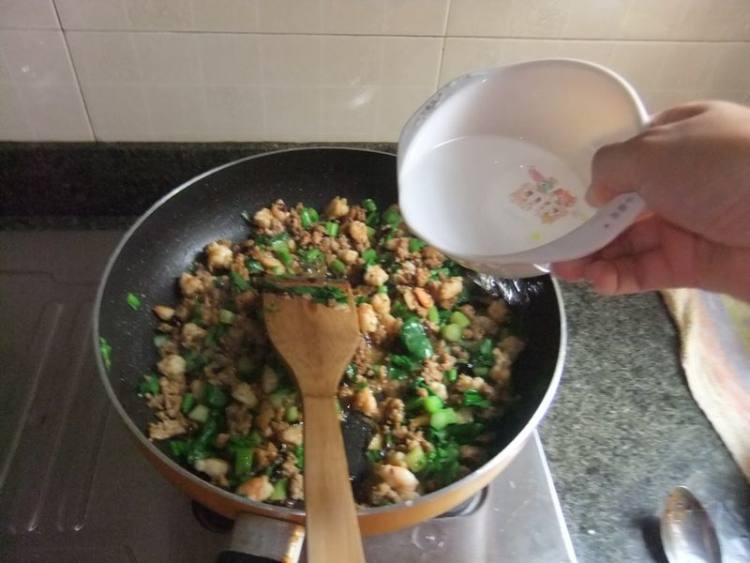 虾仁炒肉沫步骤10