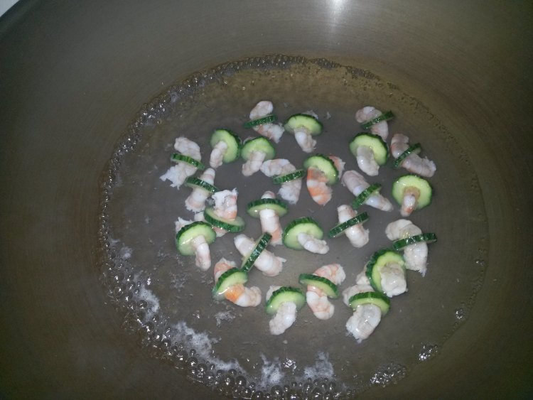 鲜蔬烩虾仁步骤3