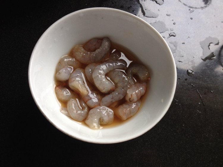 冬瓜虾仁毛豆汤步骤2