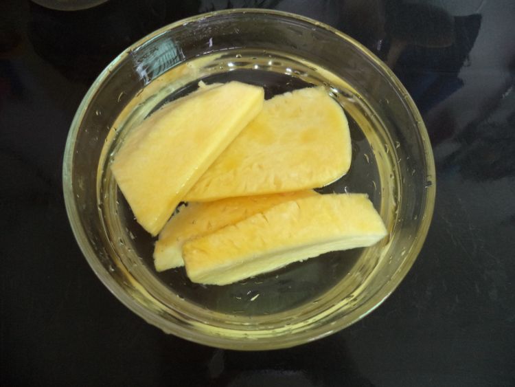 虾仁菠萝炒饭步骤5