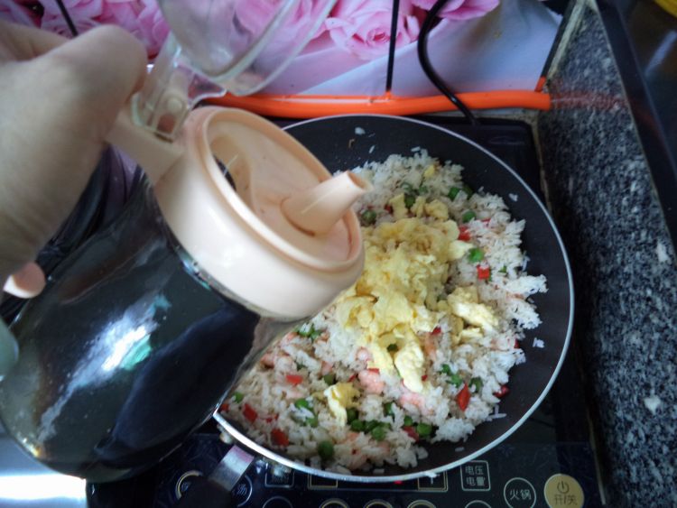 虾仁菠萝炒饭步骤15