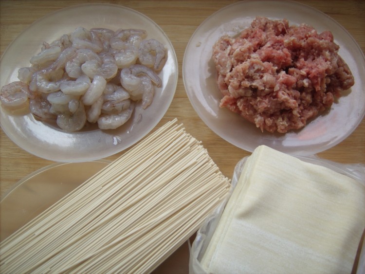 虾肉云吞面步骤1