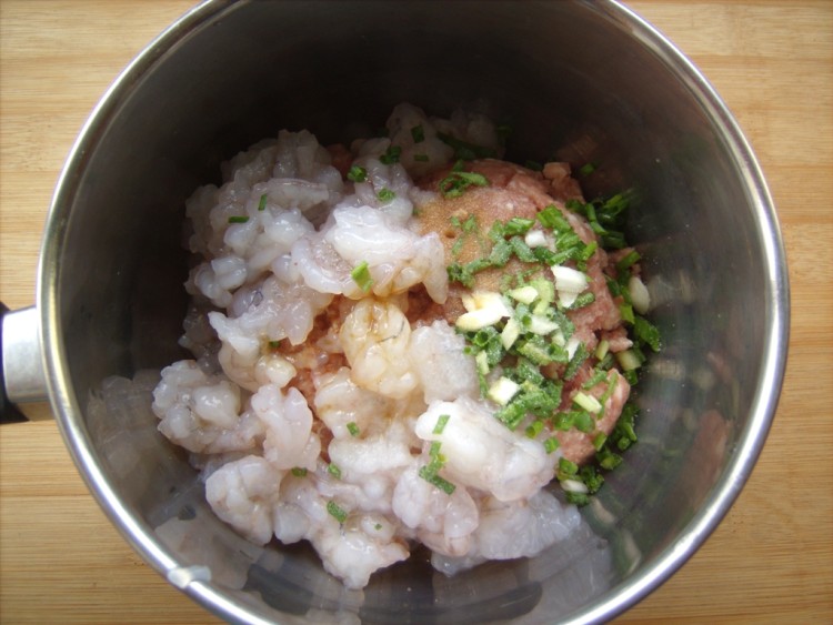 虾肉云吞面步骤2
