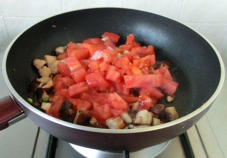虾仁滑蛋烩饭步骤6