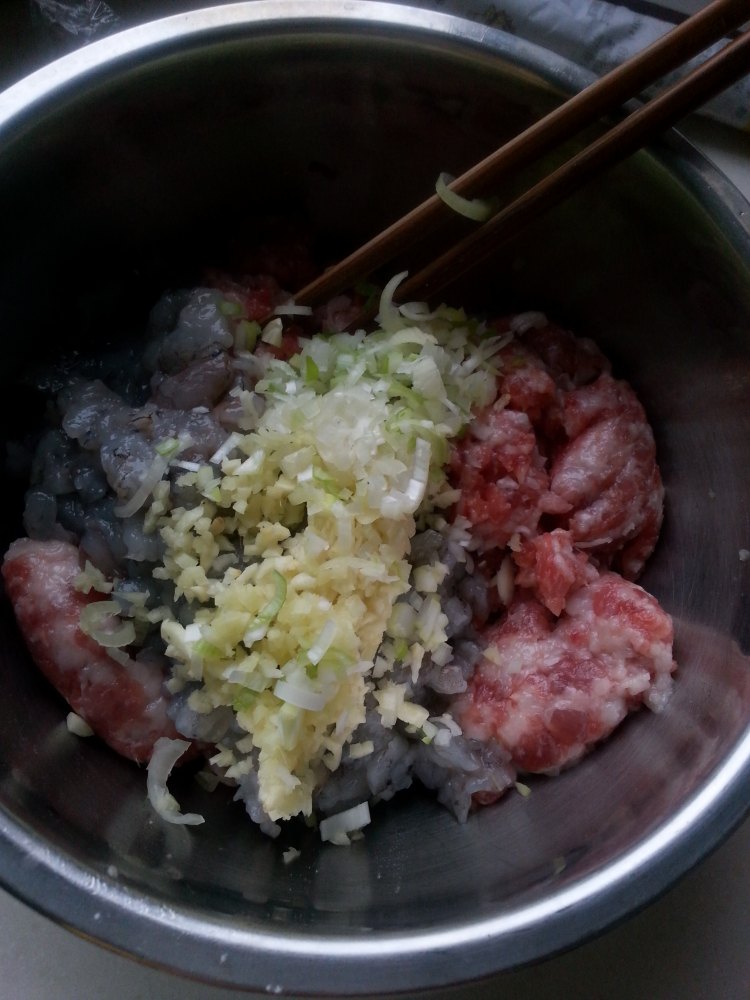 鲜虾猪肉包步骤2