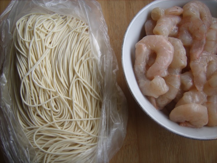 鸟巢虾仁步骤1