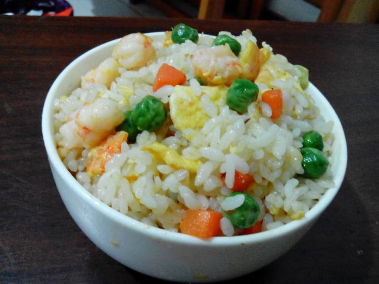 虾仁青豆炒饭步骤14
