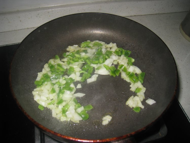 番茄虾仁拌面步骤7