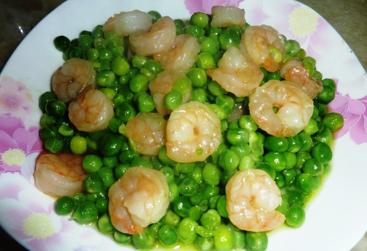 豌豆烧虾仁步骤9
