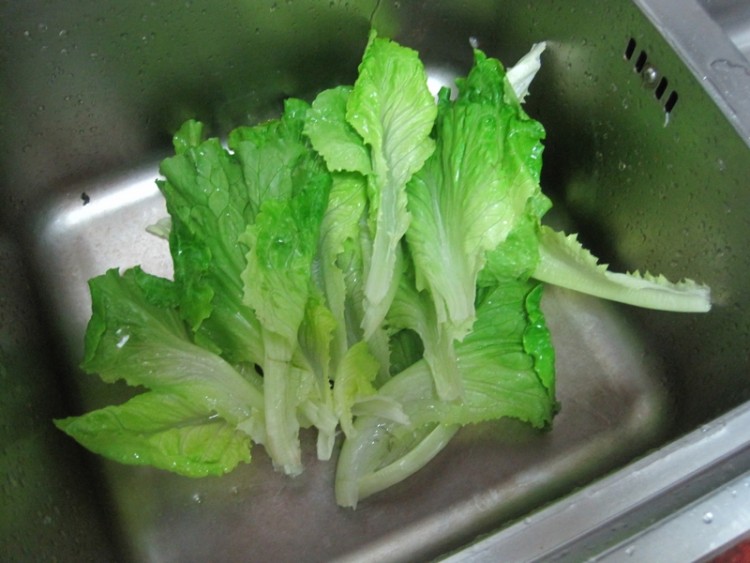 虾仁炒生菜步骤3