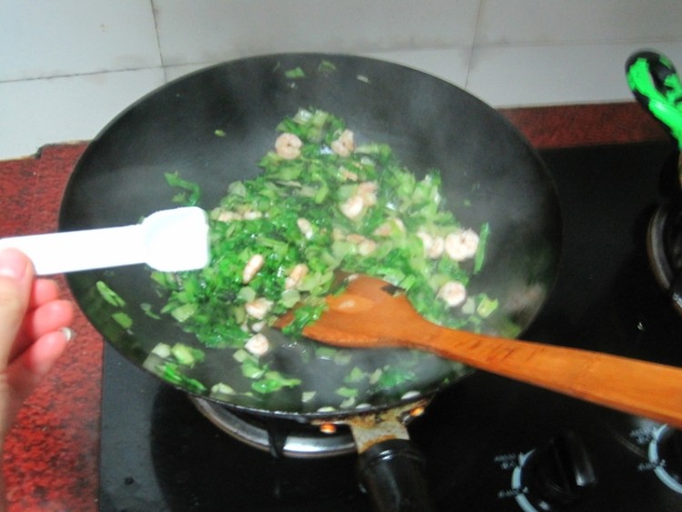 虾仁炒生菜步骤9