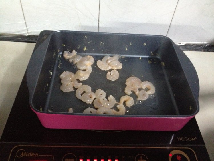 口蘑虾仁炒鸡蛋步骤6