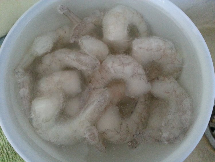 虾仁碎豆腐步骤2