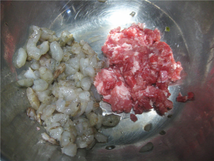 虾仁猪肉萝卜丝饺子馅步骤4