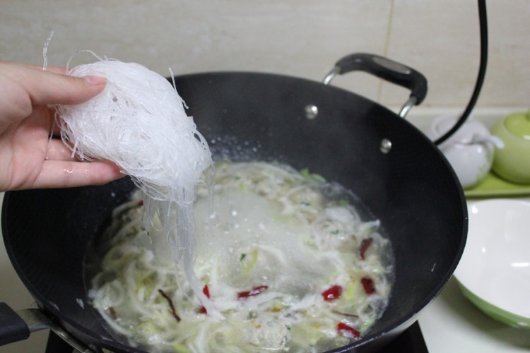 白菜肉丸粉丝汤步骤8