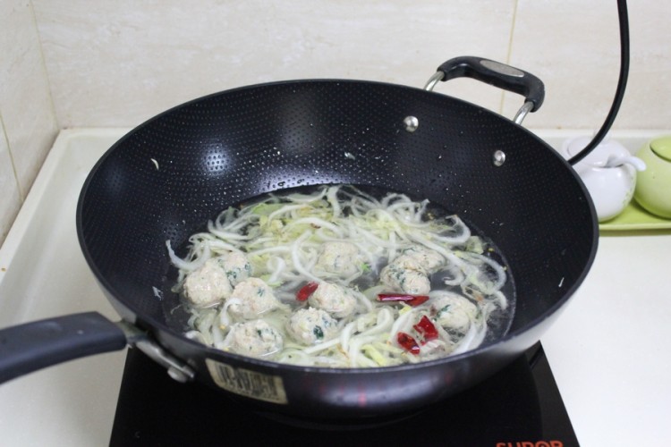 白菜肉丸粉丝汤步骤7