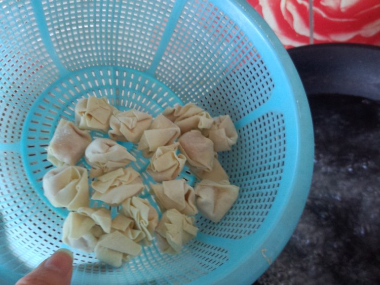 鸡肉鲜虾馄饨步骤12