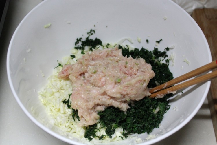 猪肉虾仁白菜水饺步骤7
