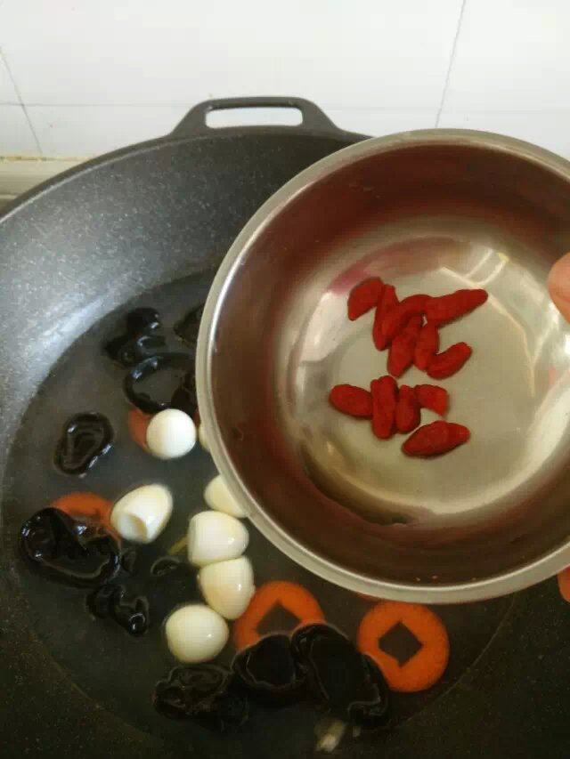 鲜蛤海参汤步骤11