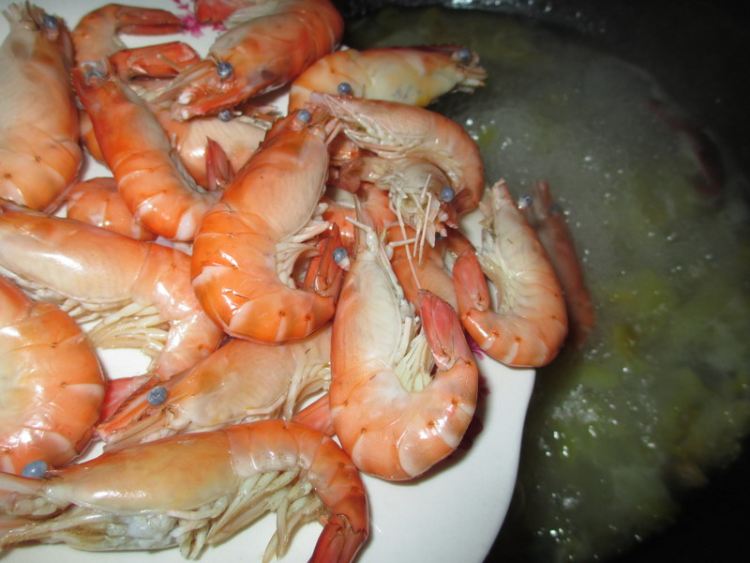 酸菜香辣虾步骤12
