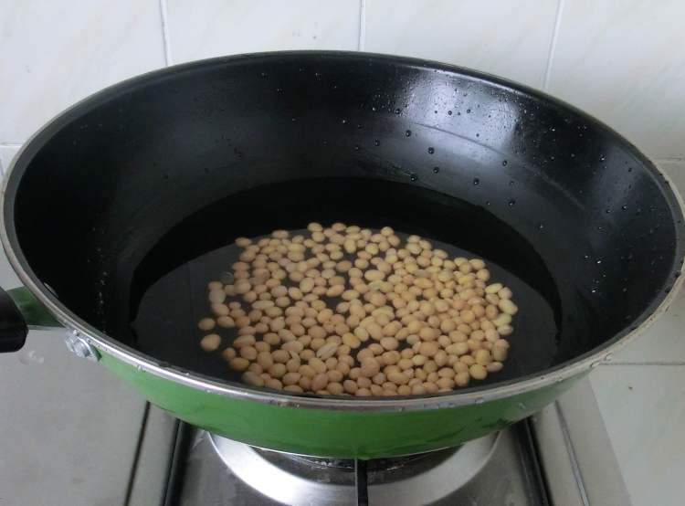 黄豆文蛤豆腐汤步骤3