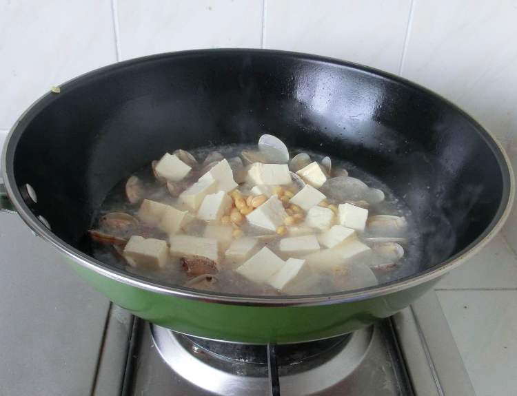 黄豆文蛤豆腐汤步骤6