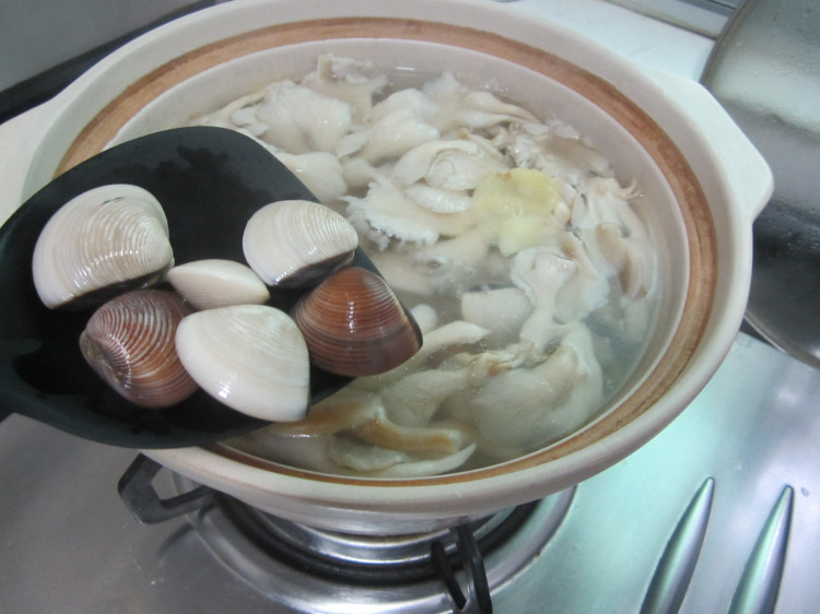 文蛤鲜菇汤步骤5