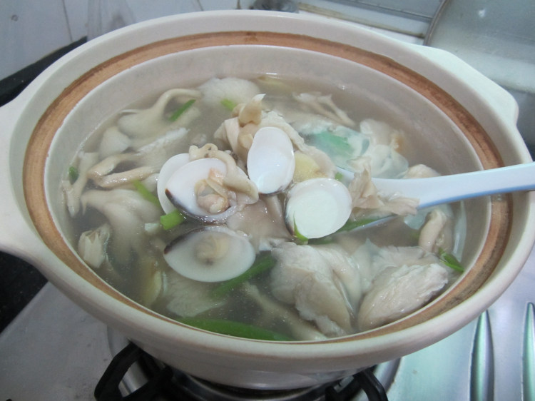 文蛤鲜菇汤步骤7