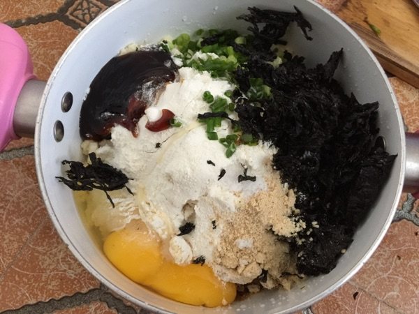 紫菜豆渣煎饼（黄豆华步骤5