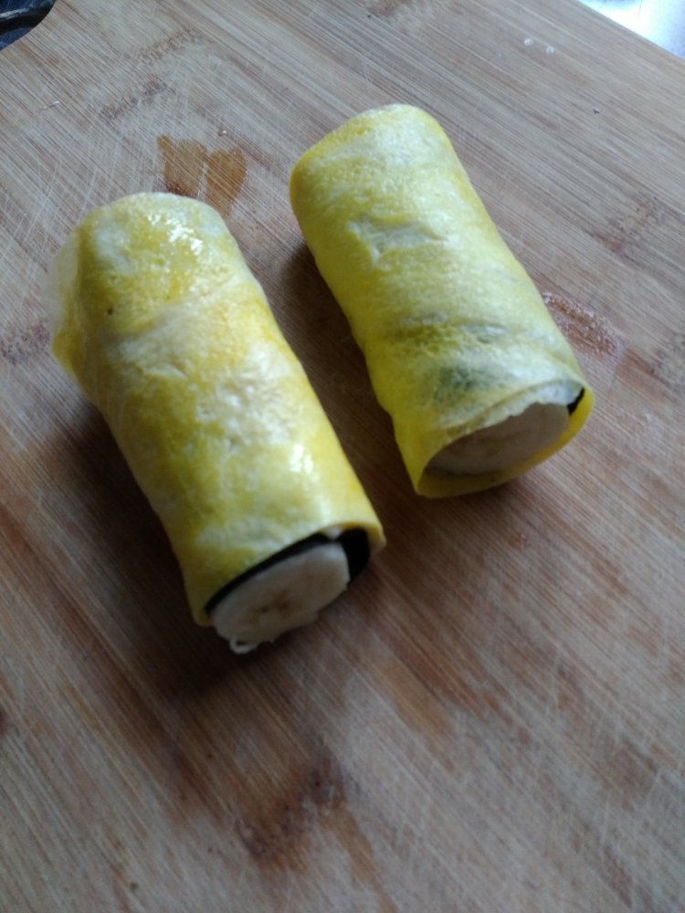 紫菜香蕉卷步骤6