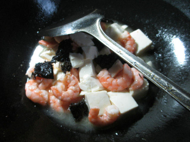 紫菜虾仁豆腐步骤6