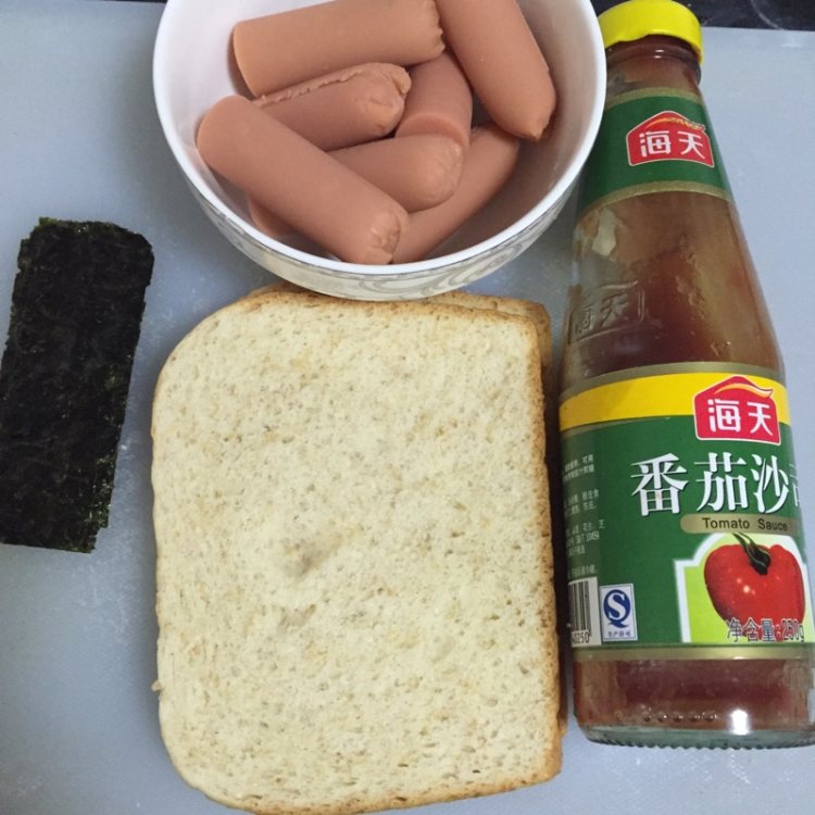 吐司火腿紫菜卷步骤1