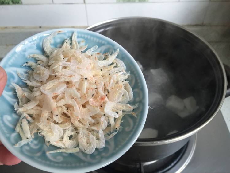 紫菜虾皮豆腐汤步骤3