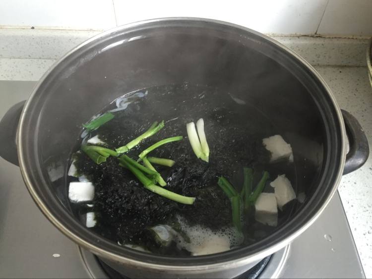 紫菜虾皮豆腐汤步骤5