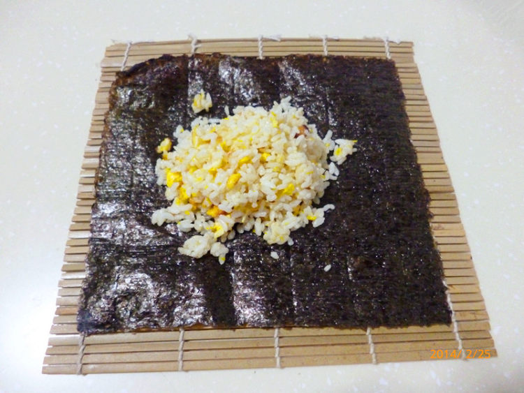 蛋炒饭紫菜卷步骤3