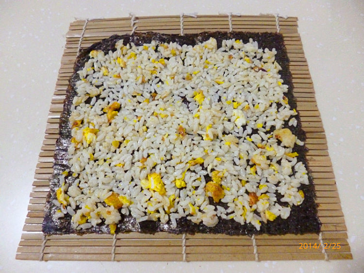 蛋炒饭紫菜卷步骤4