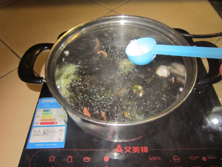 芹香紫菜丸子汤步骤6