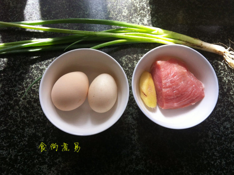 紫菜鸡蛋肉片汤步骤1