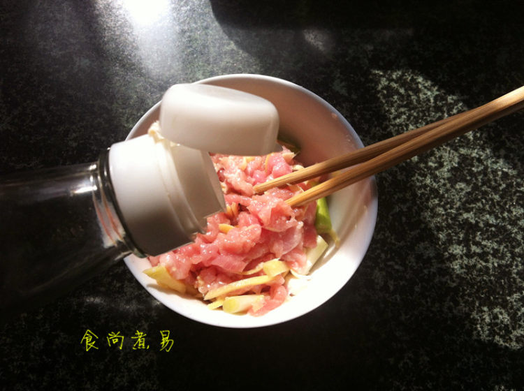 紫菜鸡蛋肉片汤步骤3
