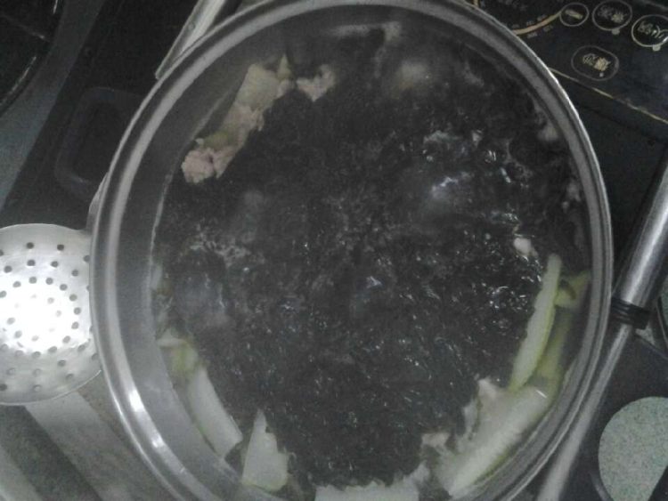 节瓜紫菜滚瘦肉步骤6