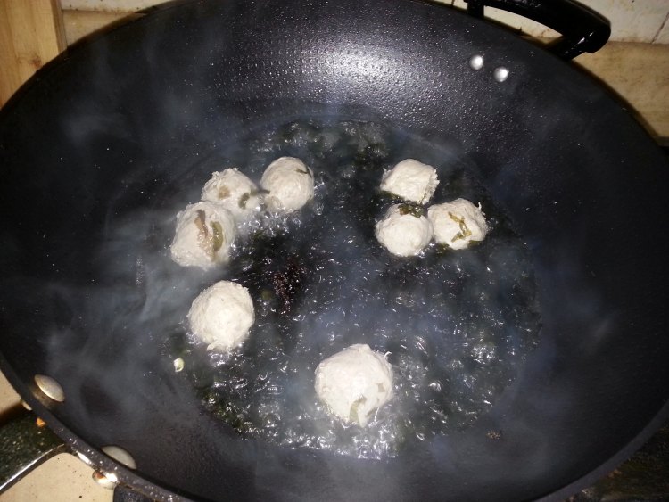 紫菜牛肉丸汤步骤3