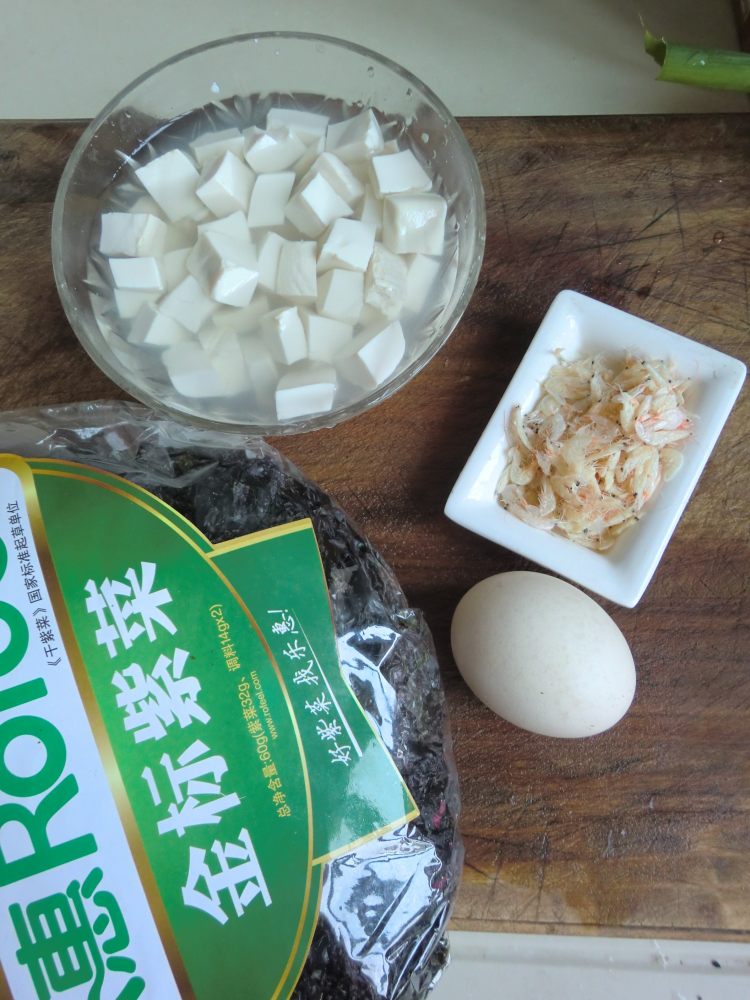 虾皮紫菜豆腐羹步骤1